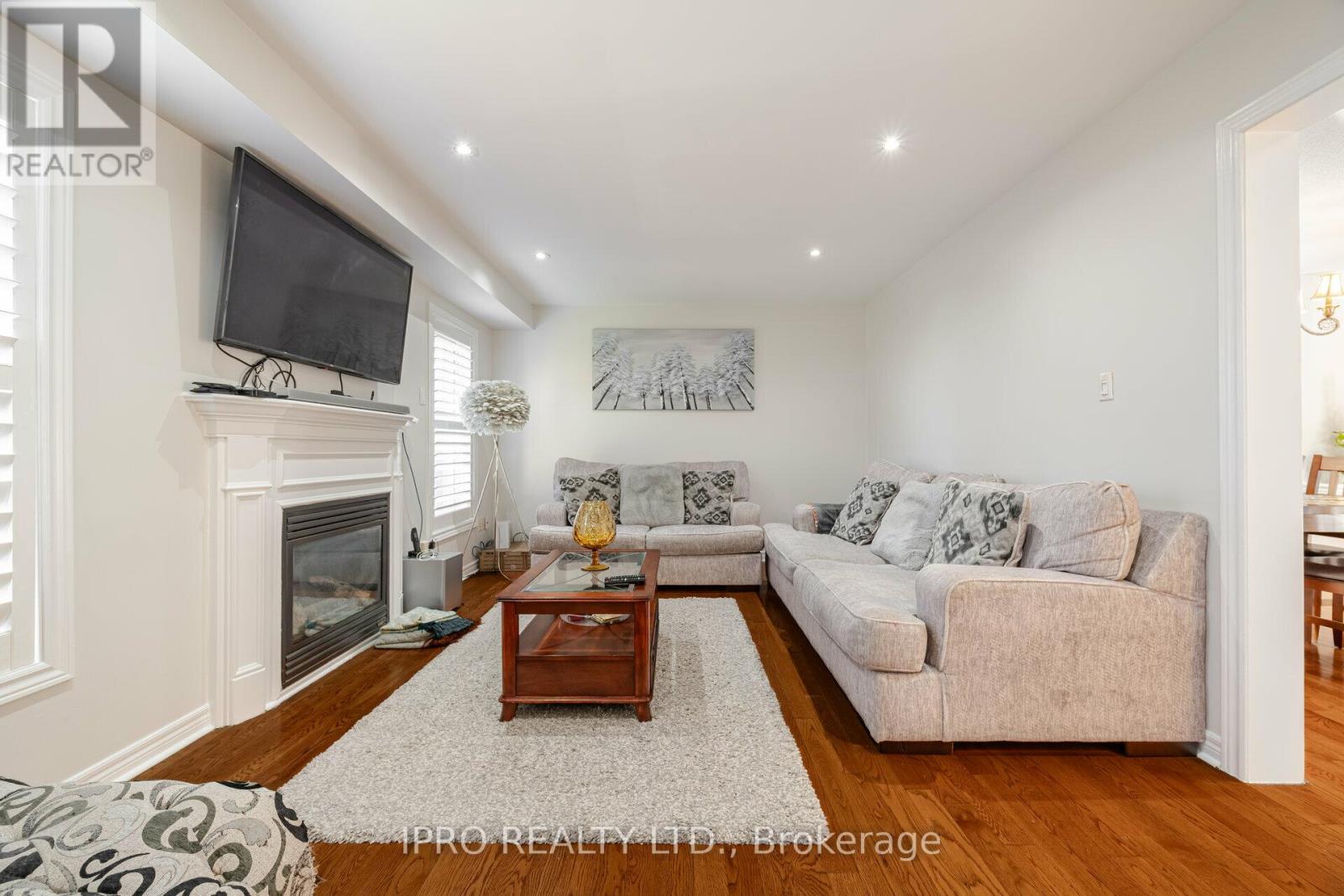 49 Australia Drive, Brampton, Ontario  L6R 3G1 - Photo 13 - W12211190
