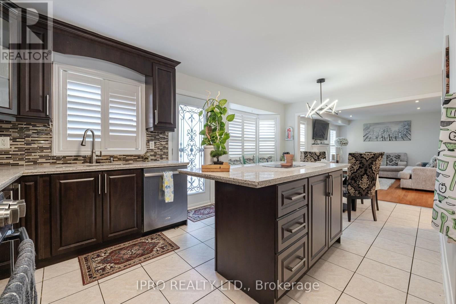 49 Australia Drive, Brampton, Ontario  L6R 3G1 - Photo 21 - W12211190