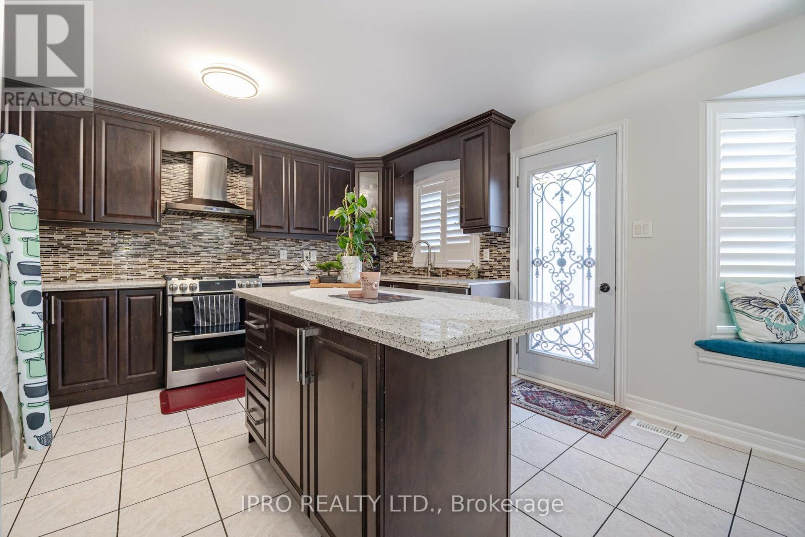 49 Australia Drive, Brampton, Ontario  L6R 3G1 - Photo 22 - W12211190