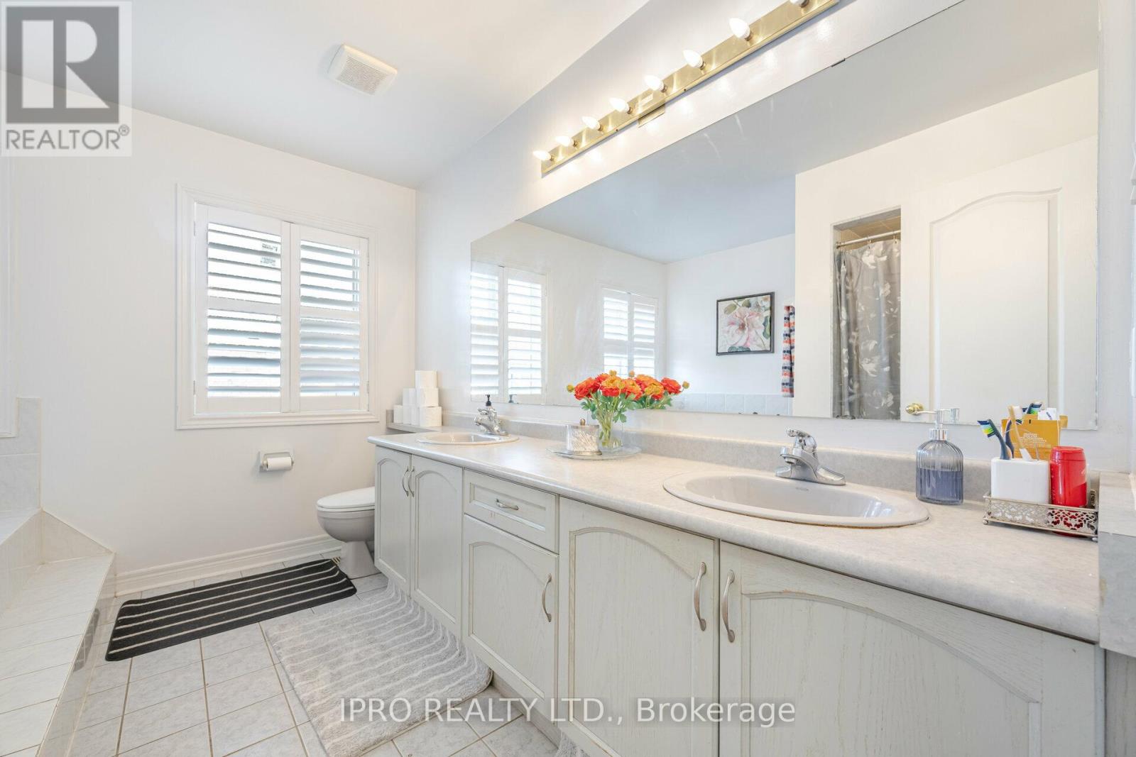 49 Australia Drive, Brampton, Ontario  L6R 3G1 - Photo 29 - W12211190