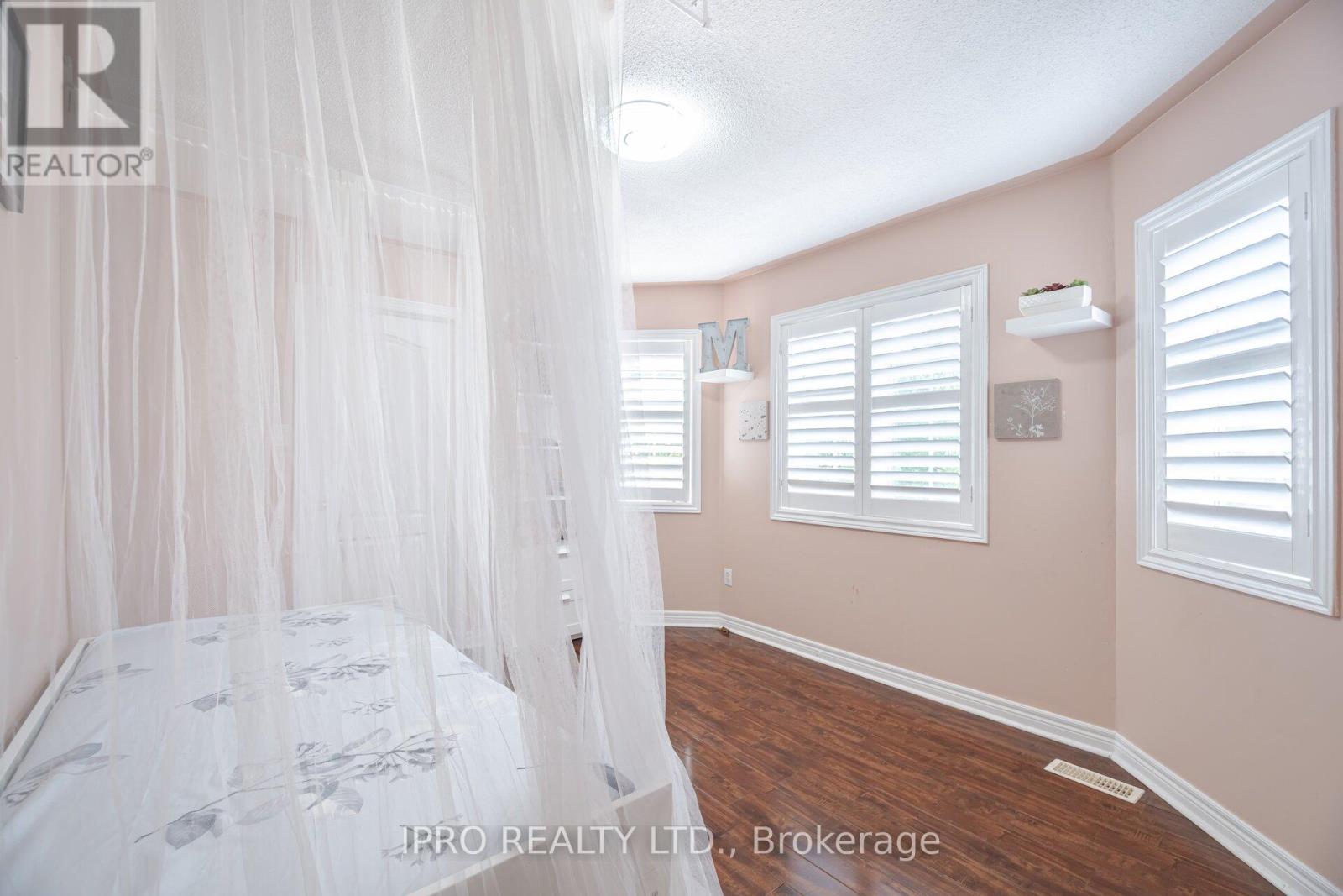 49 Australia Drive, Brampton, Ontario  L6R 3G1 - Photo 34 - W12211190