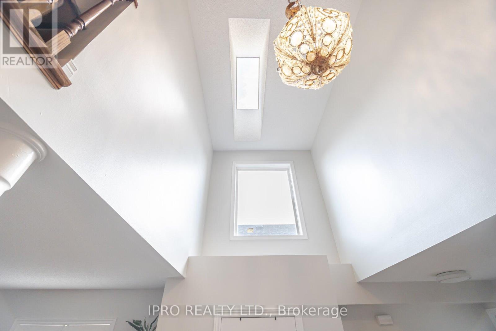 49 Australia Drive, Brampton, Ontario  L6R 3G1 - Photo 6 - W12211190