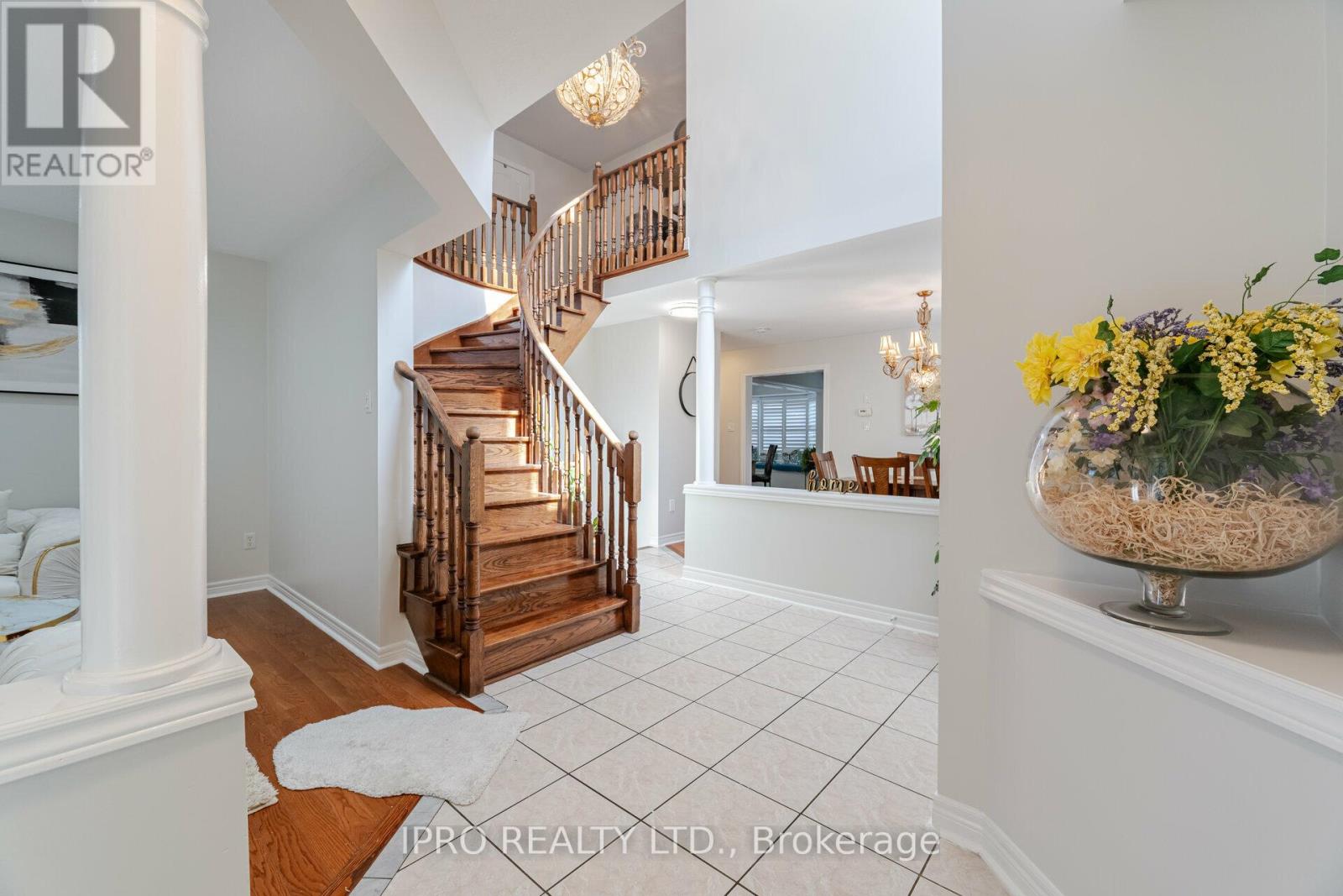 49 Australia Drive, Brampton, Ontario  L6R 3G1 - Photo 7 - W12211190