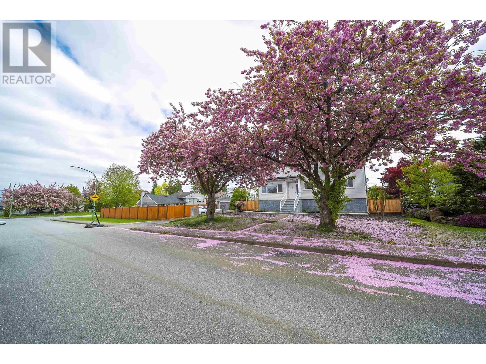 8684 12th Avenue, Burnaby, British Columbia  V3N 2L9 - Photo 3 - R3013743