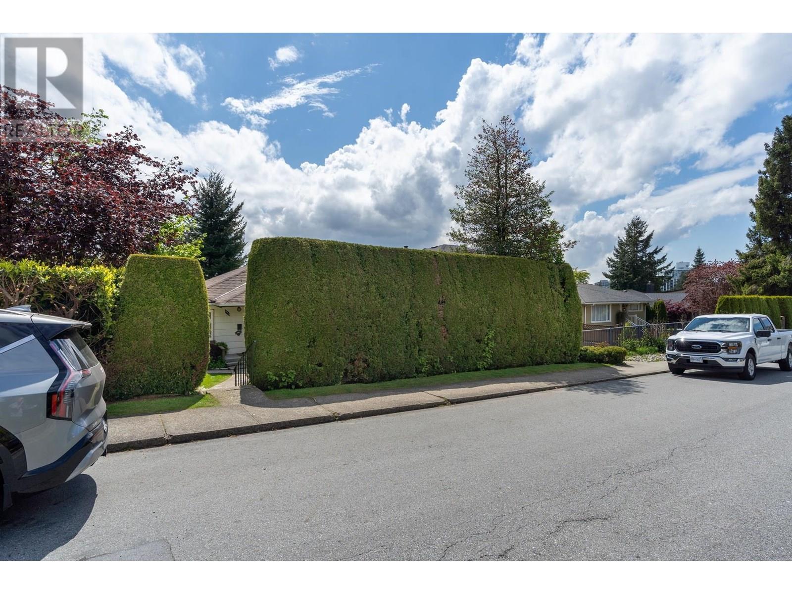 443 E 17th Street, North Vancouver, British Columbia  V7L 2W3 - Photo 6 - R3013890