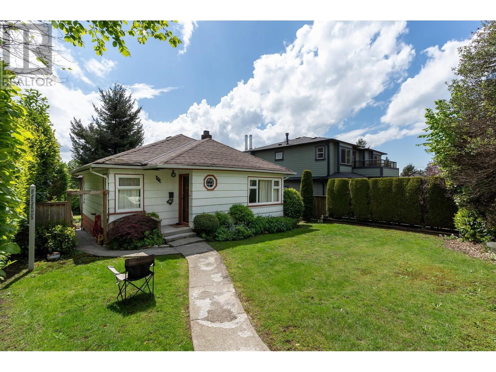 443 E 17th Street, North Vancouver, British Columbia  V7L 2W3 - Photo 3 - R3013890