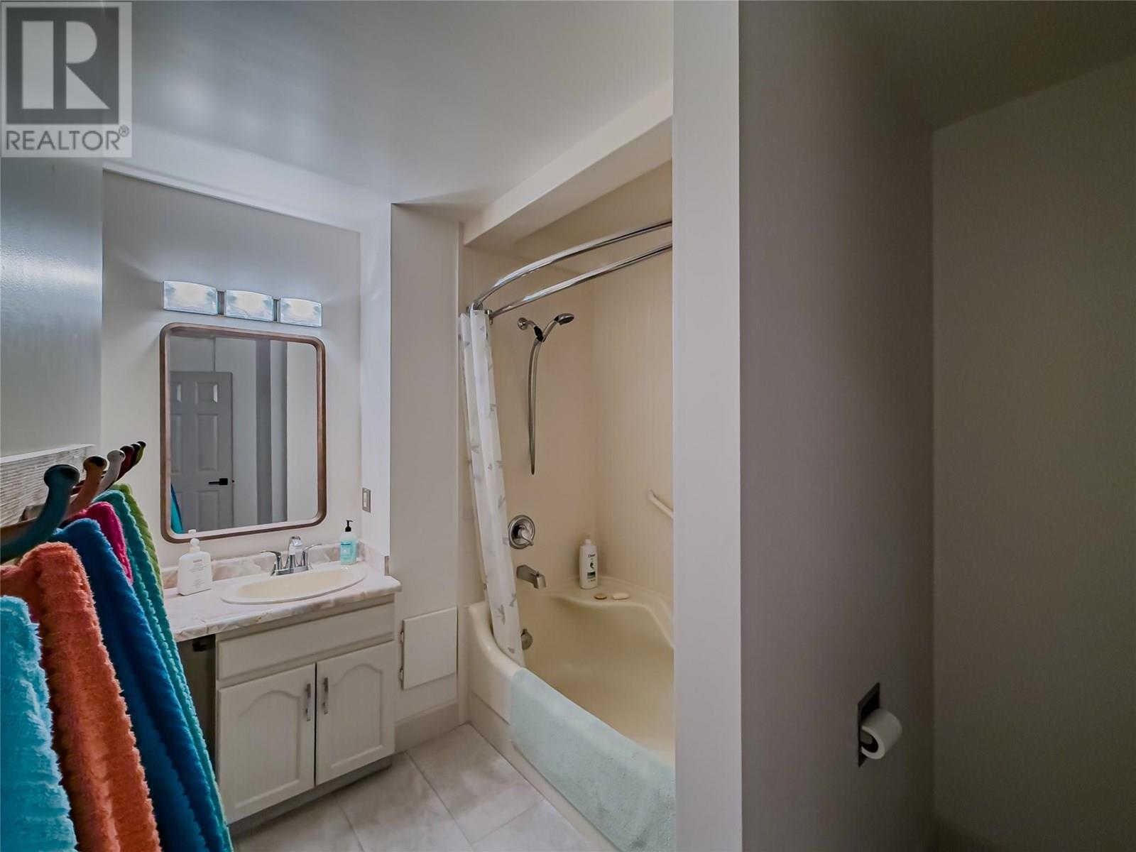 1801 Paul Lake Road Unit# 4, Kamloops, British Columbia  V2H 1N7 - Photo 42 - 10351411
