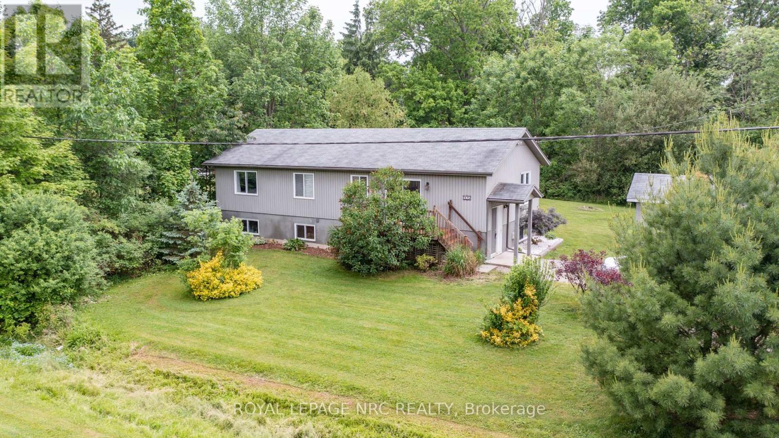 925 Oakhill Boulevard, Fort Erie (Ridgeway), Ontario  L0S 1N0 - Photo 1 - X12211211