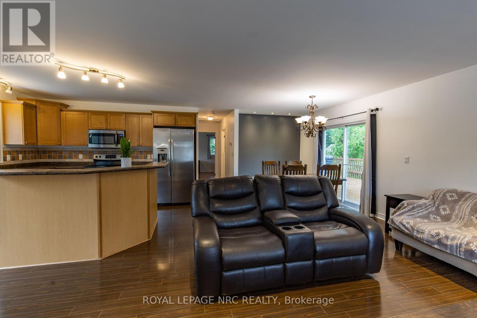 925 Oakhill Boulevard, Fort Erie (Ridgeway), Ontario  L0S 1N0 - Photo 17 - X12211211