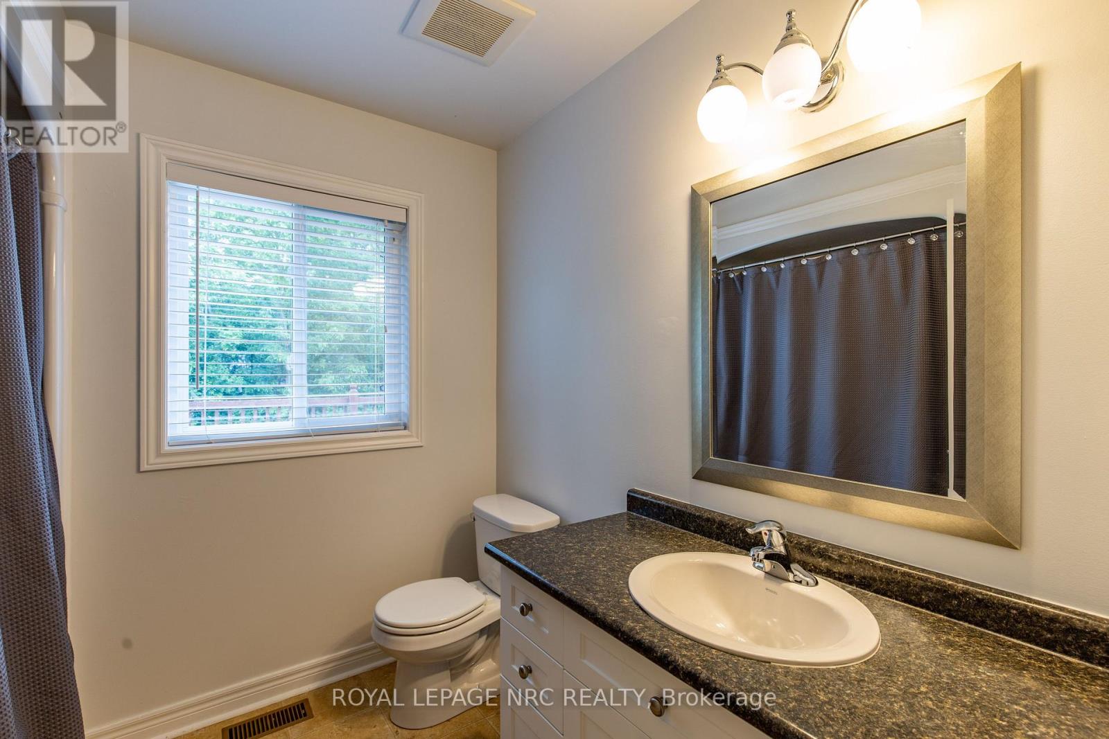 925 Oakhill Boulevard, Fort Erie (Ridgeway), Ontario  L0S 1N0 - Photo 24 - X12211211
