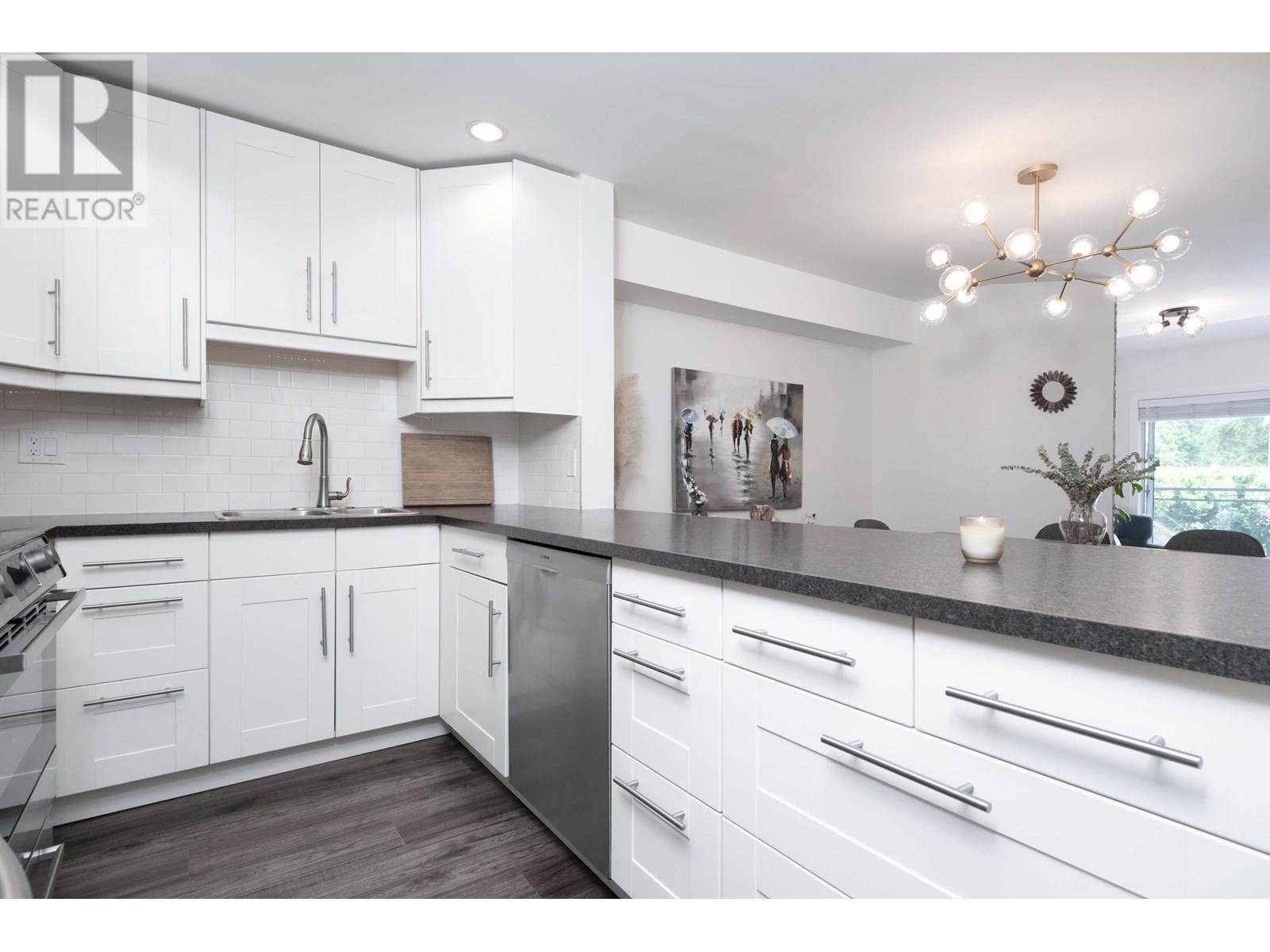 3922 Indian River Drive, North Vancouver, British Columbia  V7G 2G8 - Photo 4 - R3013896