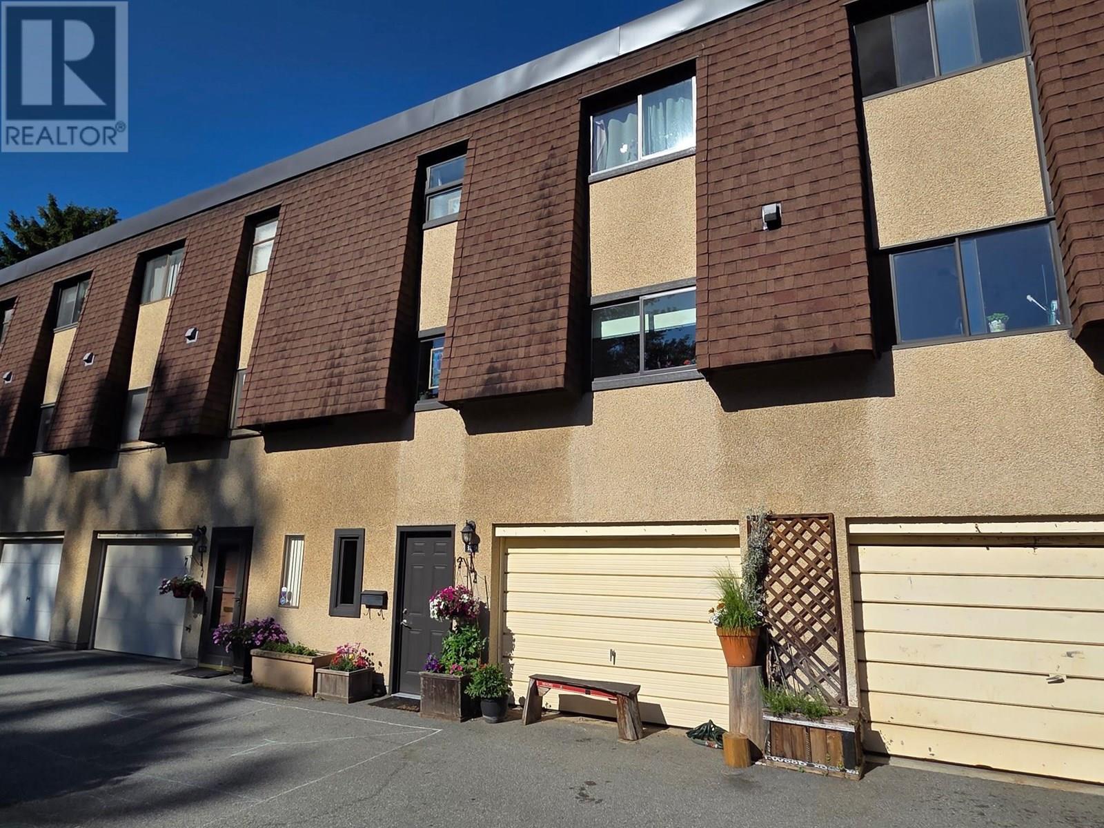 829 OLD LILLOOET ROAD, North Vancouver, British Columbia