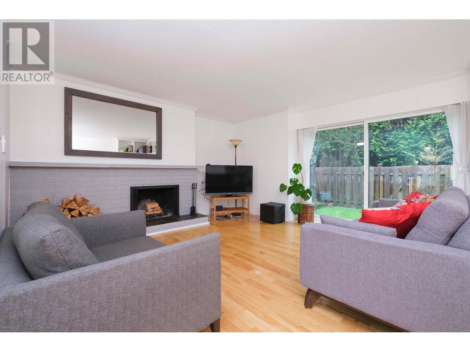 829 Old Lillooet Road, North Vancouver, British Columbia  V7J 2H6 - Photo 2 - R3013898