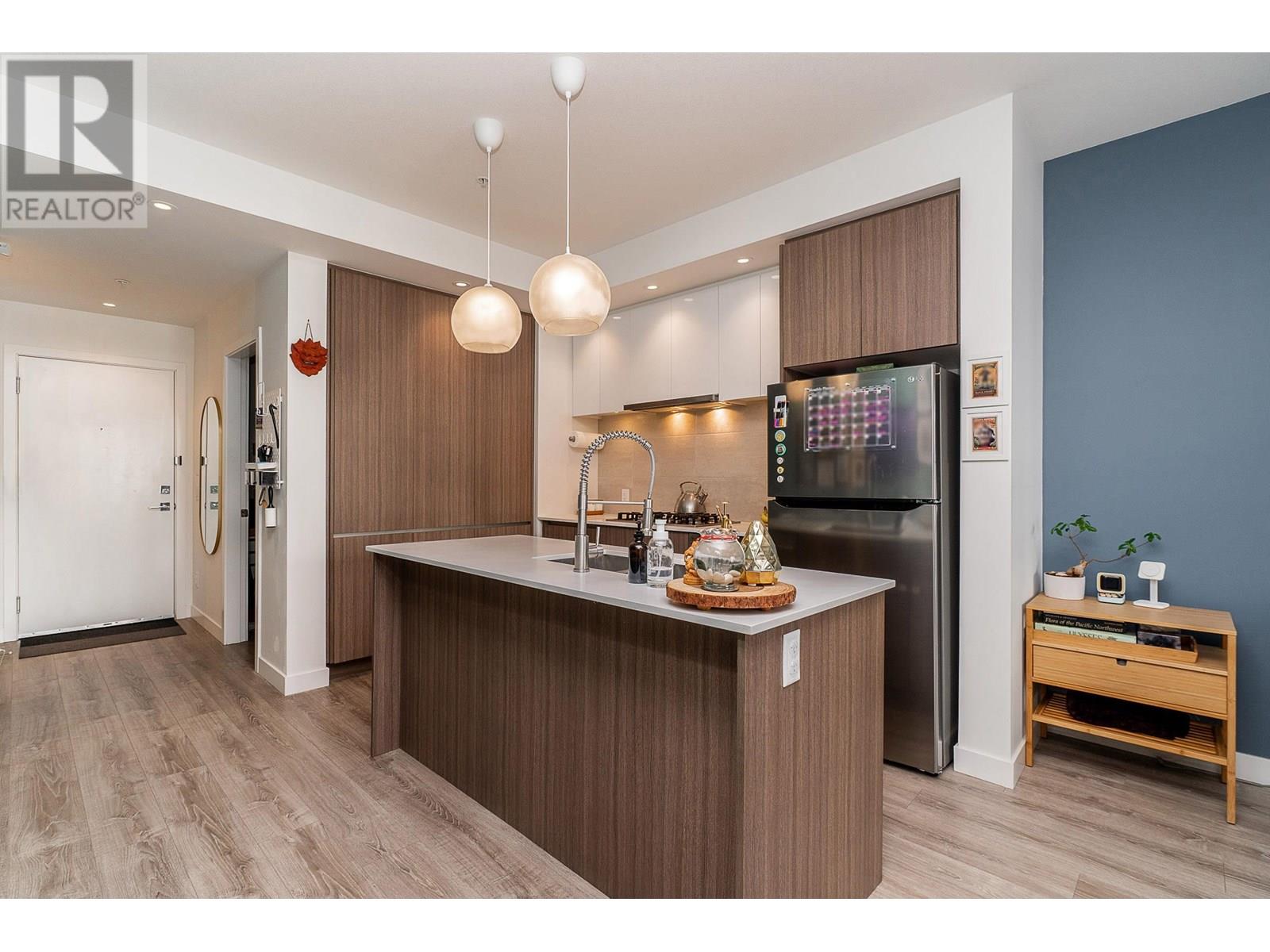 310 516 FOSTER AVENUE, coquitlam, British Columbia V3J0H8