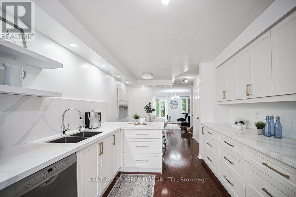 33 Tollgate Mews, Toronto (Scarborough Village), Ontario  M1M 3X6 - Photo 8 - E12209579