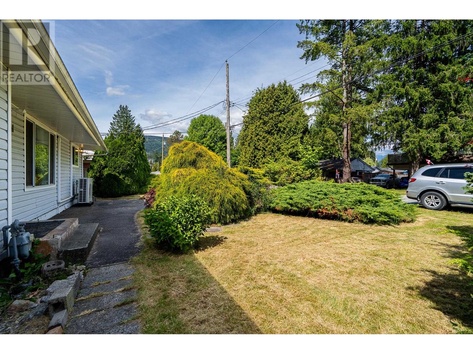 3841 Inverness Street, Port Coquitlam, British Columbia  V3B 3B9 - Photo 4 - R3013926