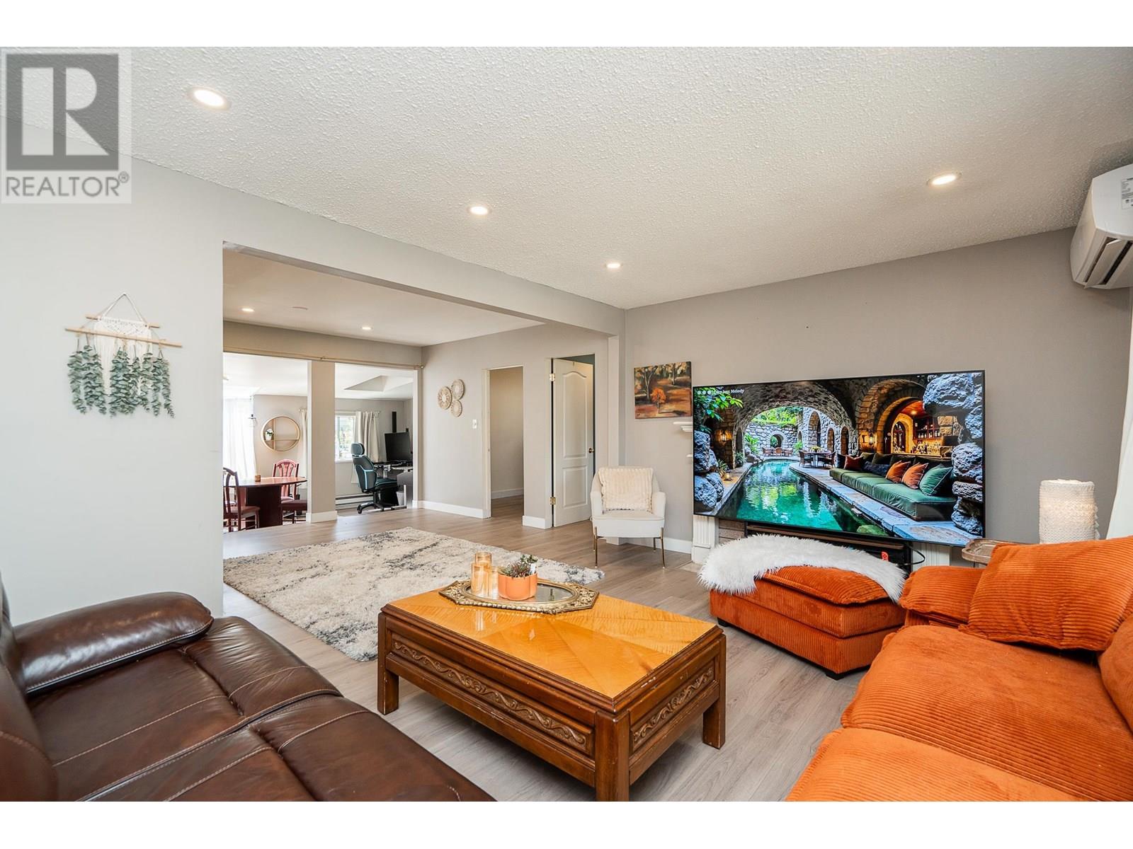 3841 Inverness Street, Port Coquitlam, British Columbia  V3B 3B9 - Photo 7 - R3013926