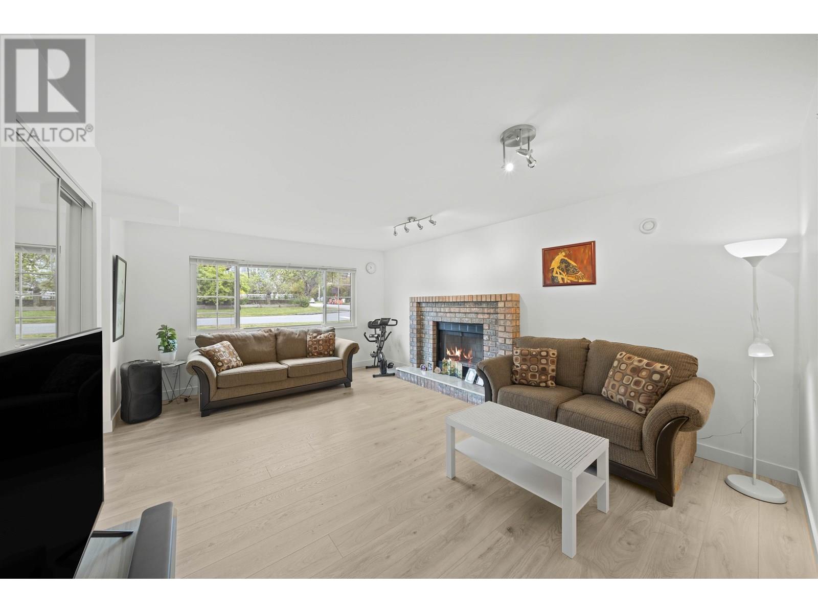 4398 Hurst Street, Burnaby, British Columbia  V5J 1M9 - Photo 19 - R3013933