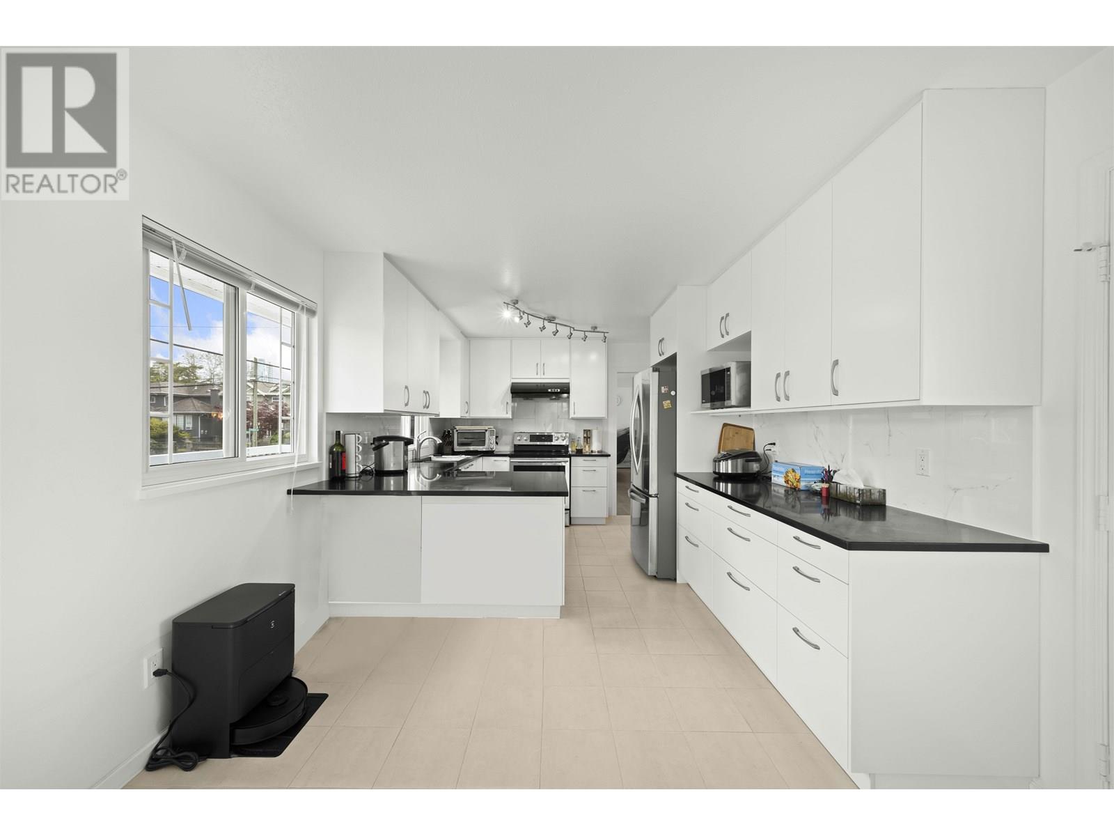 4398 Hurst Street, Burnaby, British Columbia  V5J 1M9 - Photo 9 - R3013933