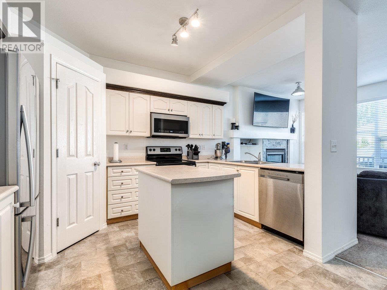 10095 243 Street, Maple Ridge, British Columbia  V2W 1X3 - Photo 2 - R3013943