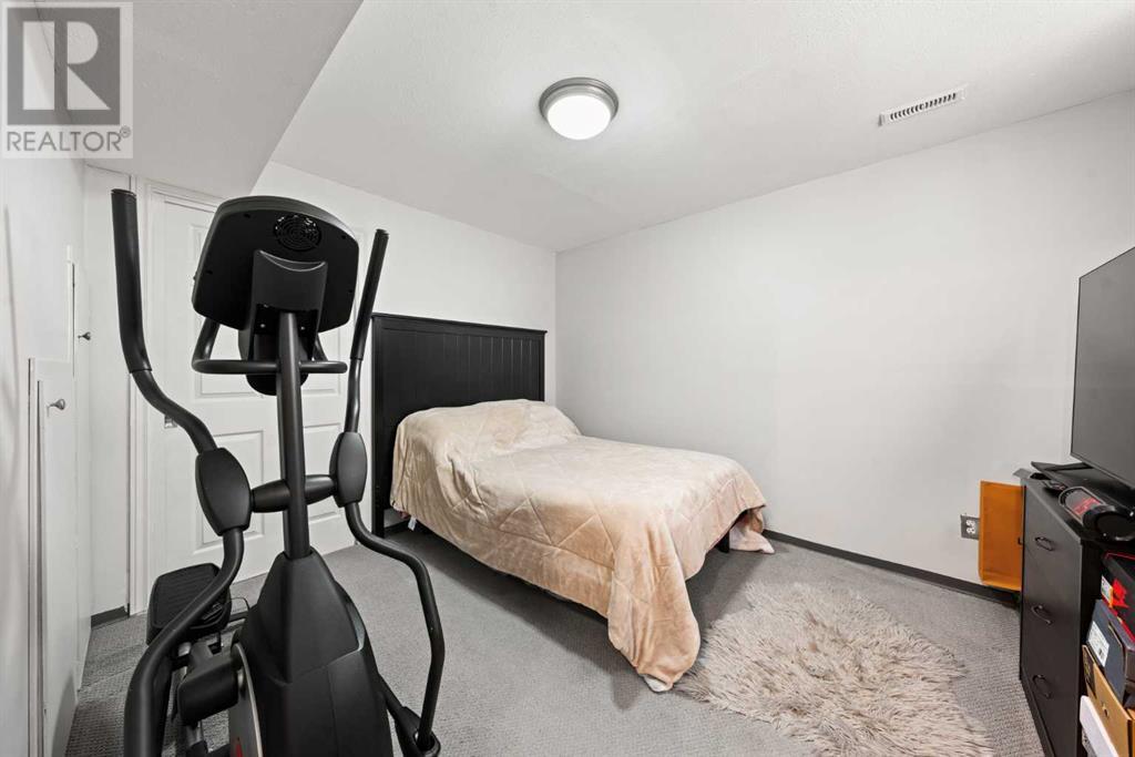 211 Bridlewood Avenue Sw, Calgary, Alberta  T2Y 4L2 - Photo 15 - A2222571