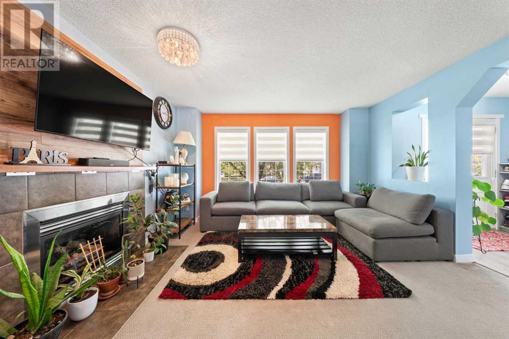 211 Bridlewood Avenue Sw, Calgary, Alberta  T2Y 4L2 - Photo 4 - A2222571