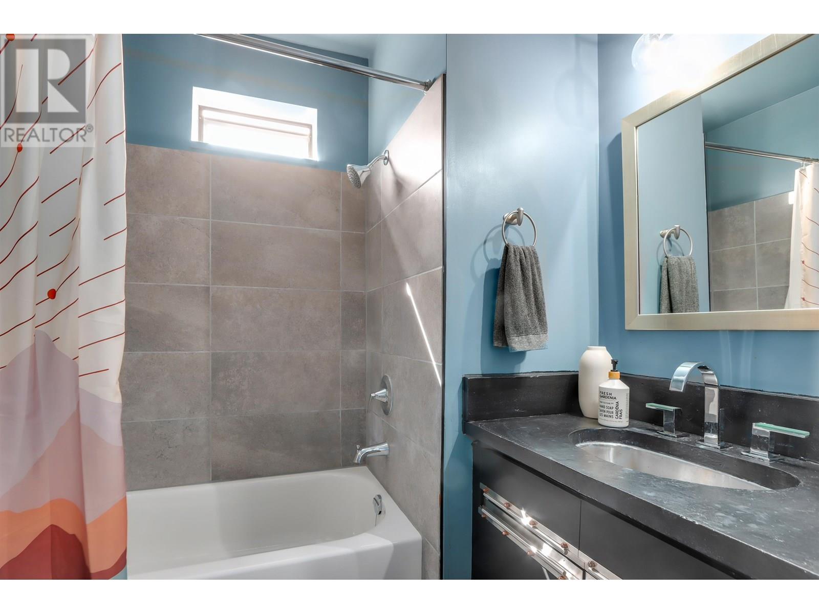 11 2083 W 3rd Avenue, Vancouver, British Columbia  V6J 1L4 - Photo 23 - R3013815
