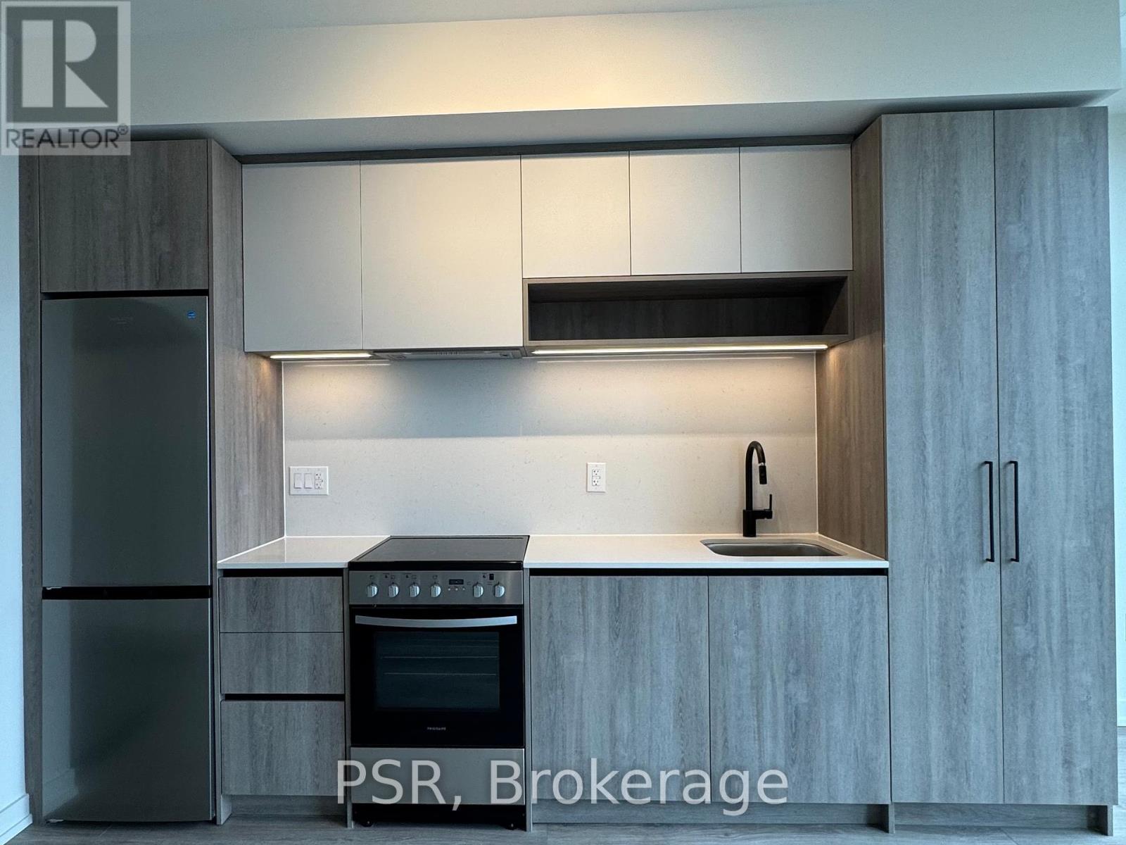 512 - 181 Sterling Road, Toronto, Ontario  M6R 2B2 - Photo 4 - C12211223