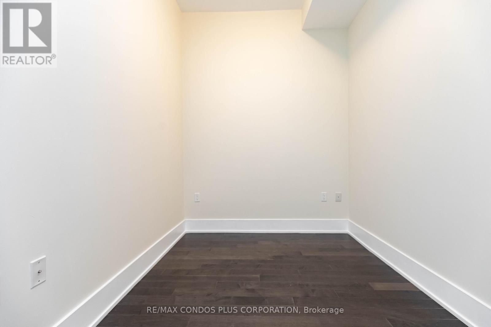 533 - 39 Queens Quay E, Toronto, Ontario  M5E 0A5 - Photo 10 - C12211231