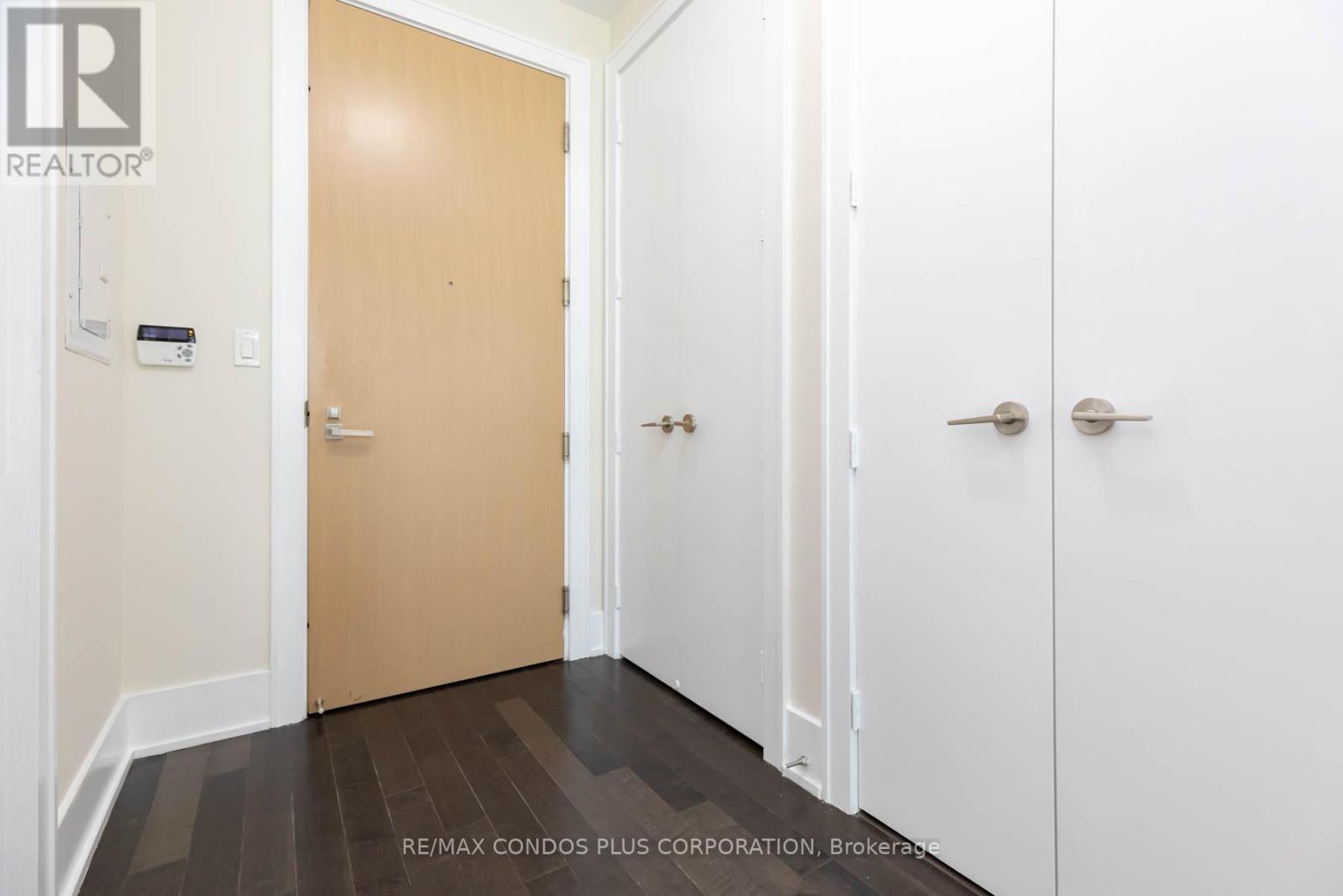 533 - 39 Queens Quay E, Toronto, Ontario  M5E 0A5 - Photo 14 - C12211231