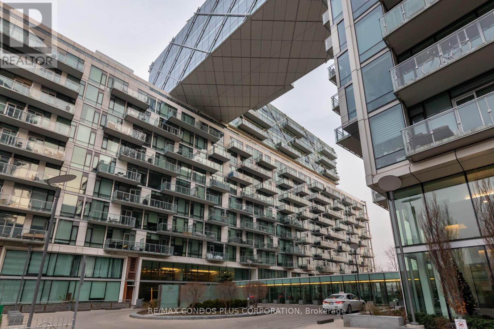 533 - 39 Queens Quay E, Toronto, Ontario  M5E 0A5 - Photo 18 - C12211231