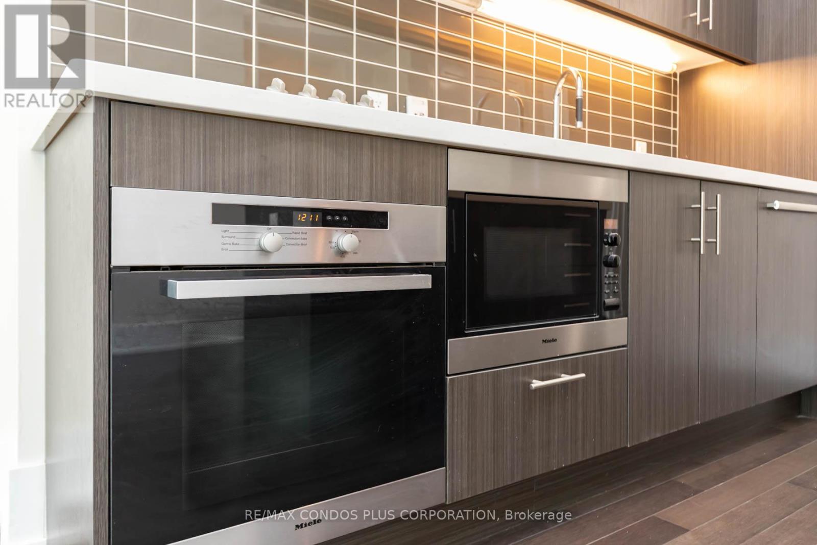 533 - 39 Queens Quay E, Toronto, Ontario  M5E 0A5 - Photo 20 - C12211231