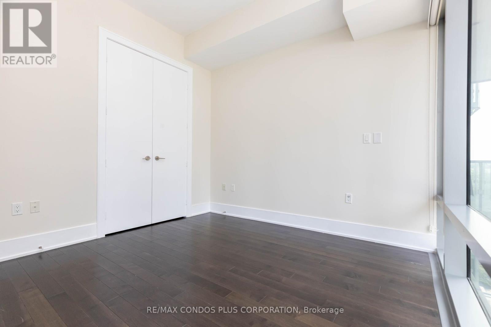 533 - 39 Queens Quay E, Toronto, Ontario  M5E 0A5 - Photo 6 - C12211231