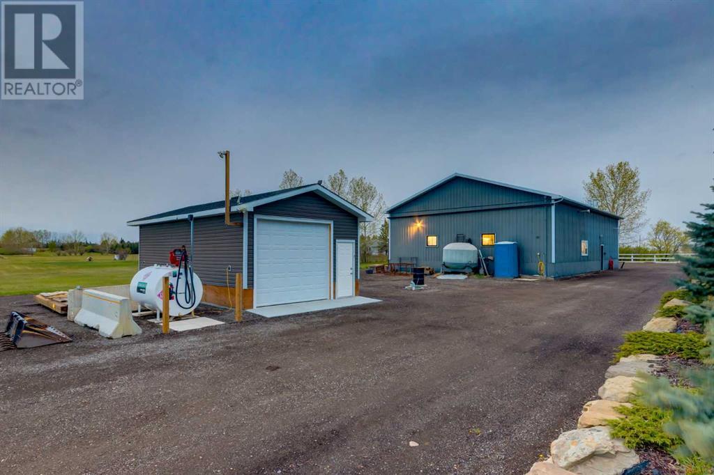 280143 Twp Road 242, Chestermere, Alberta  T1X 0M5 - Photo 43 - A2215089