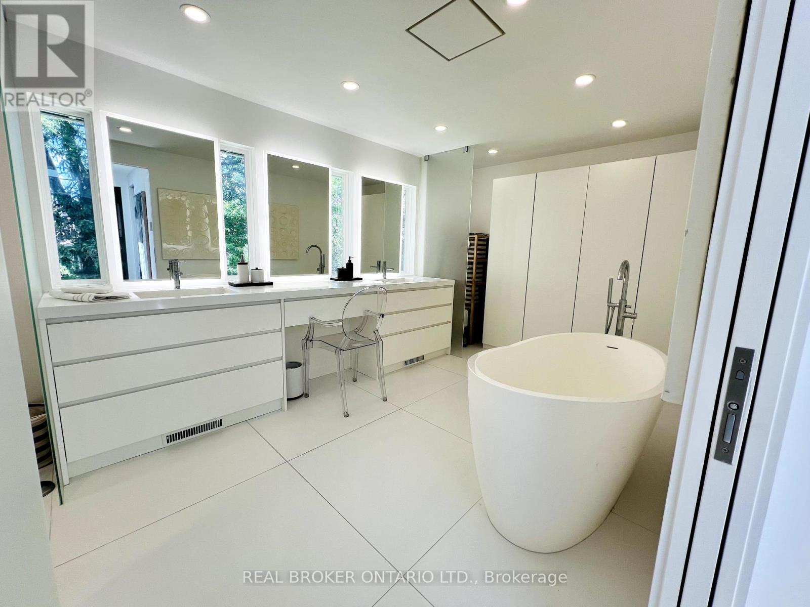 51 Castlemere Crescent, Toronto, Ontario  M1W 1K4 - Photo 14 - E12211232