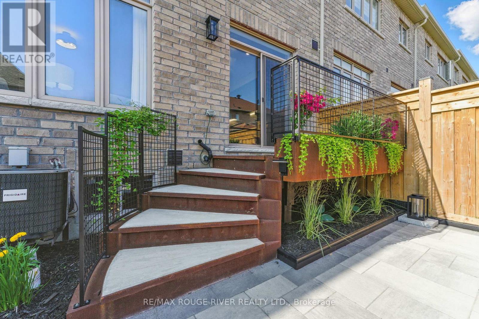 7 Caviglia Lane, Markham, Ontario  L6B 1R5 - Photo 42 - N12211184
