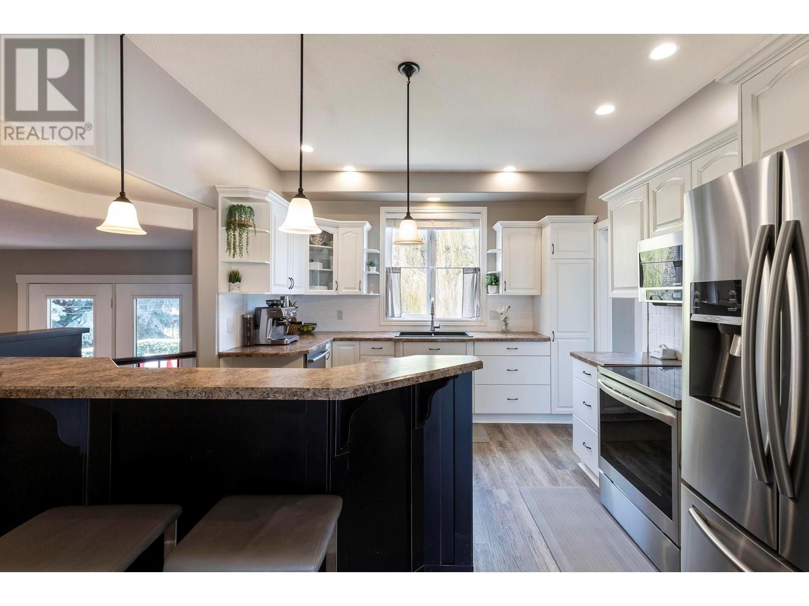 2086 Sunview Drive, West Kelowna, British Columbia  V1Z 3P9 - Photo 2 - 10351679