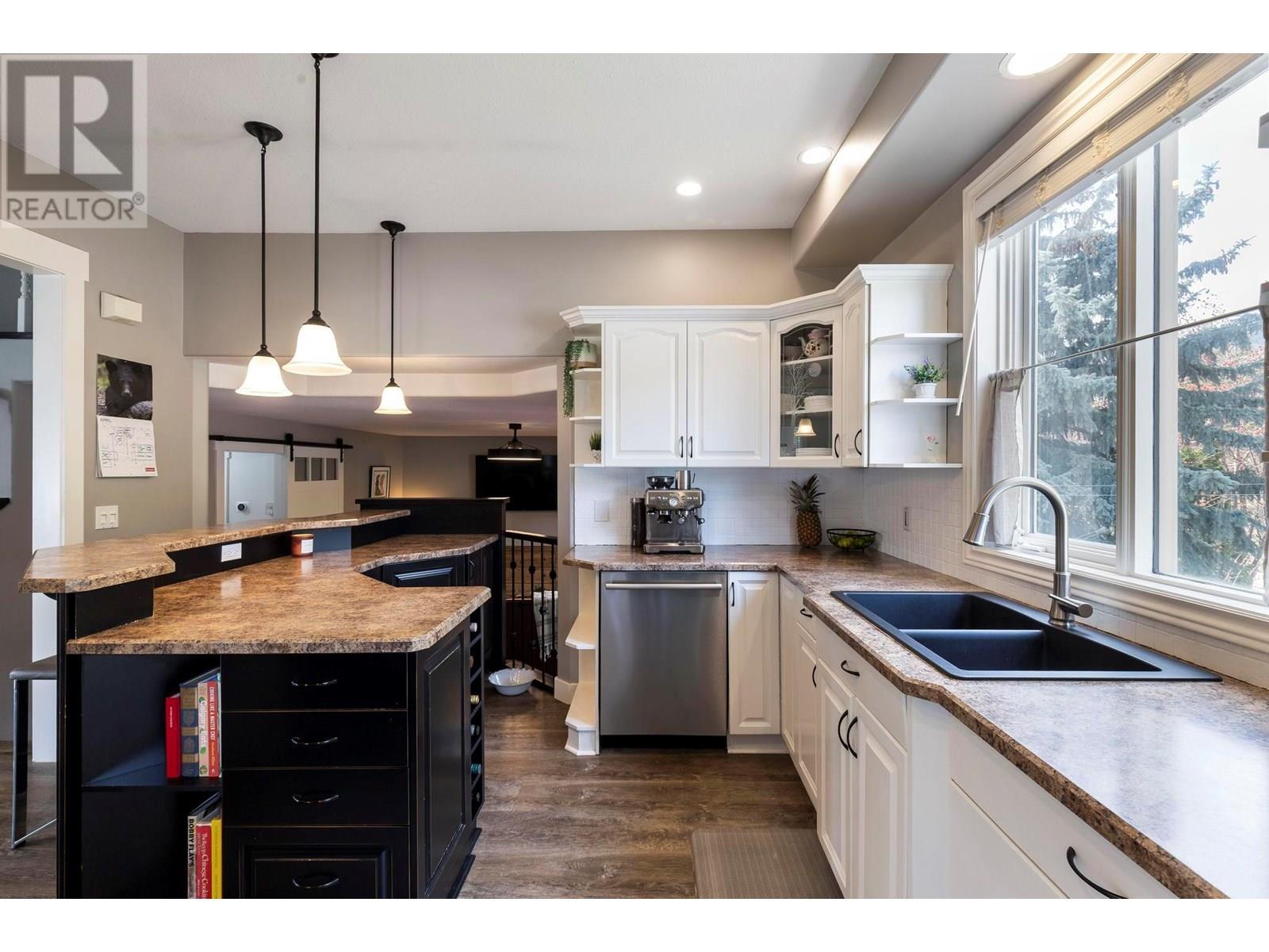 2086 Sunview Drive, West Kelowna, British Columbia  V1Z 3P9 - Photo 3 - 10351679