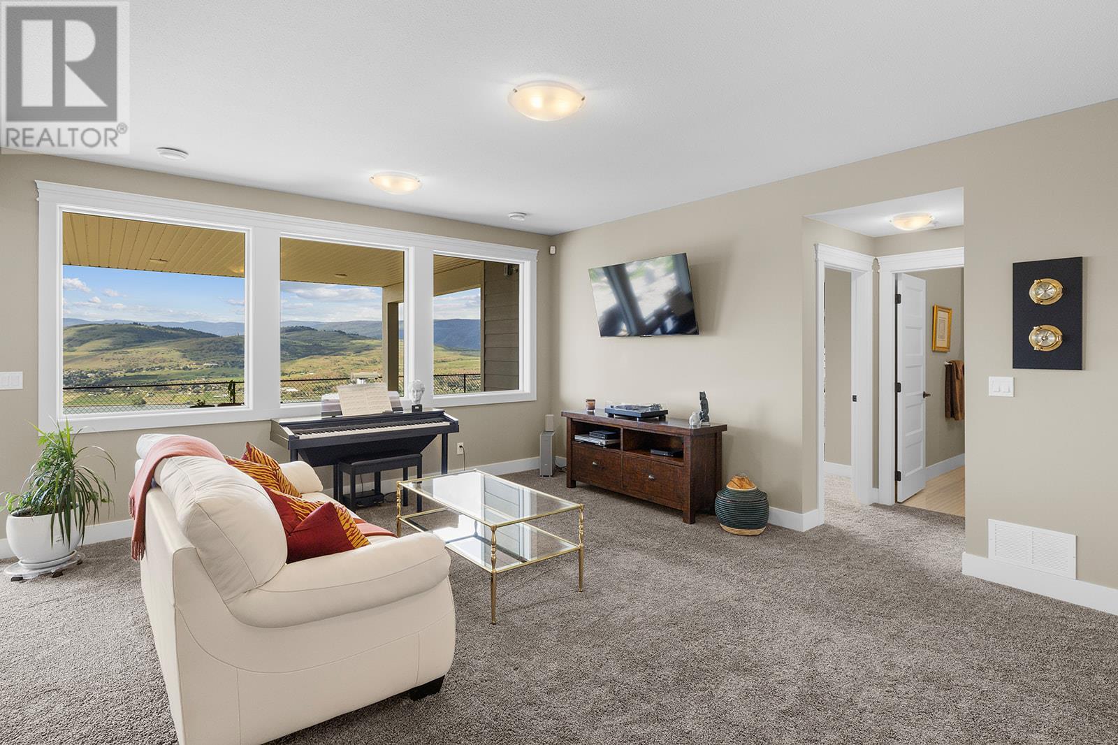 6658 Blackcomb Way, Vernon, British Columbia  V1B 4E1 - Photo 32 - 10351272