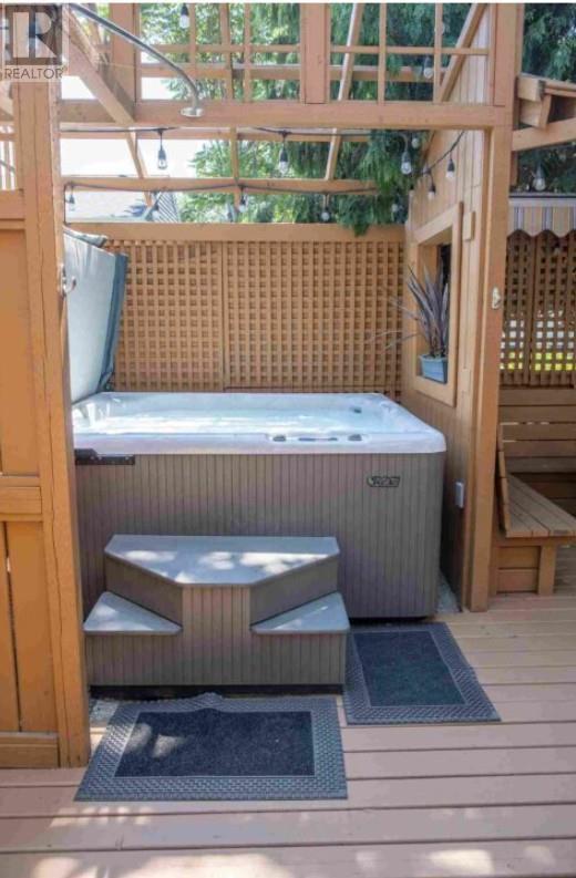 1009 Lawrence Avenue, Kelowna, British Columbia  V1Y 6M3 - Photo 9 - 10350592