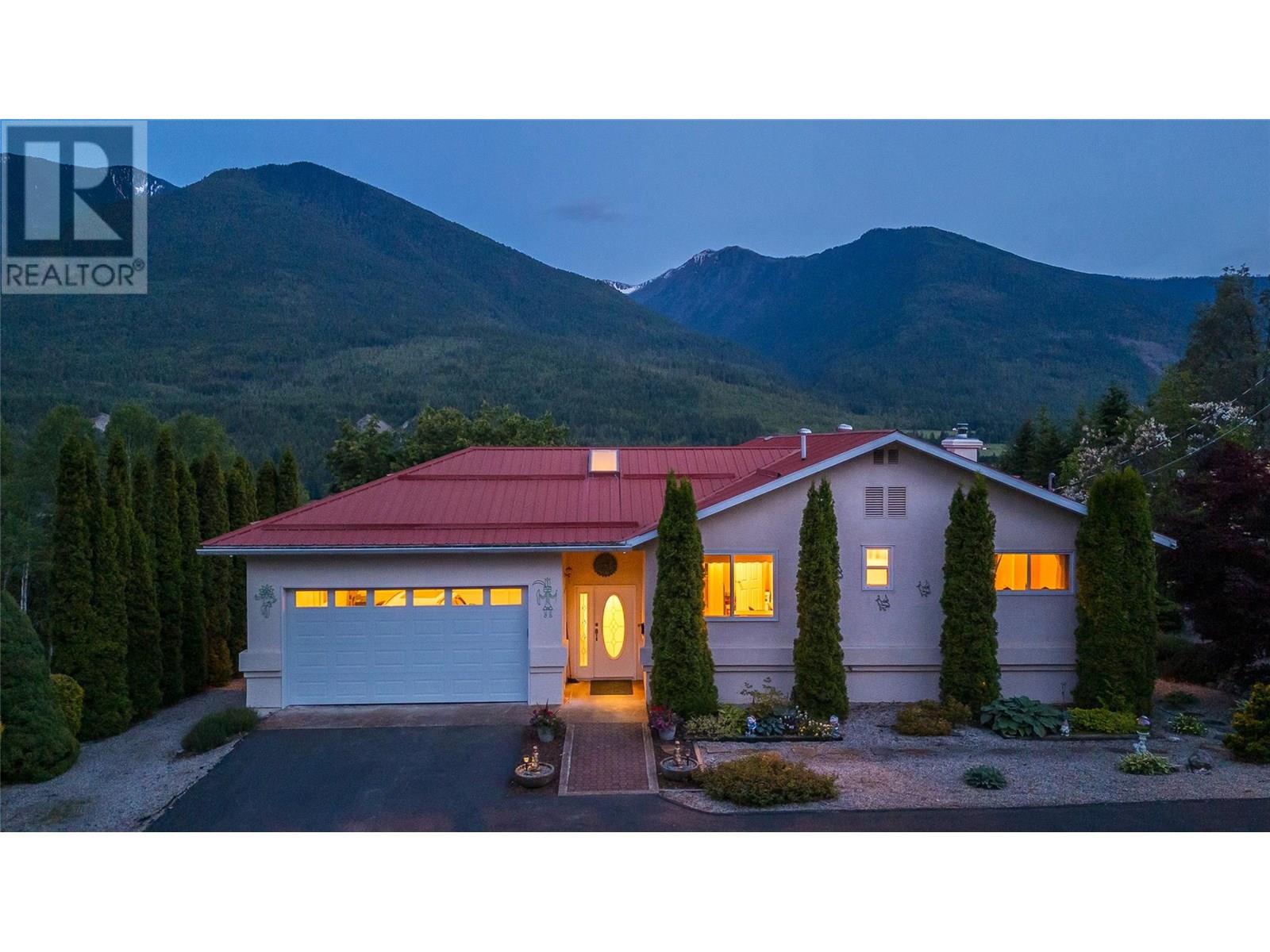 7566 Upper Balfour Road, Balfour, British Columbia  V1L 7E6 - Photo 3 - 10349104