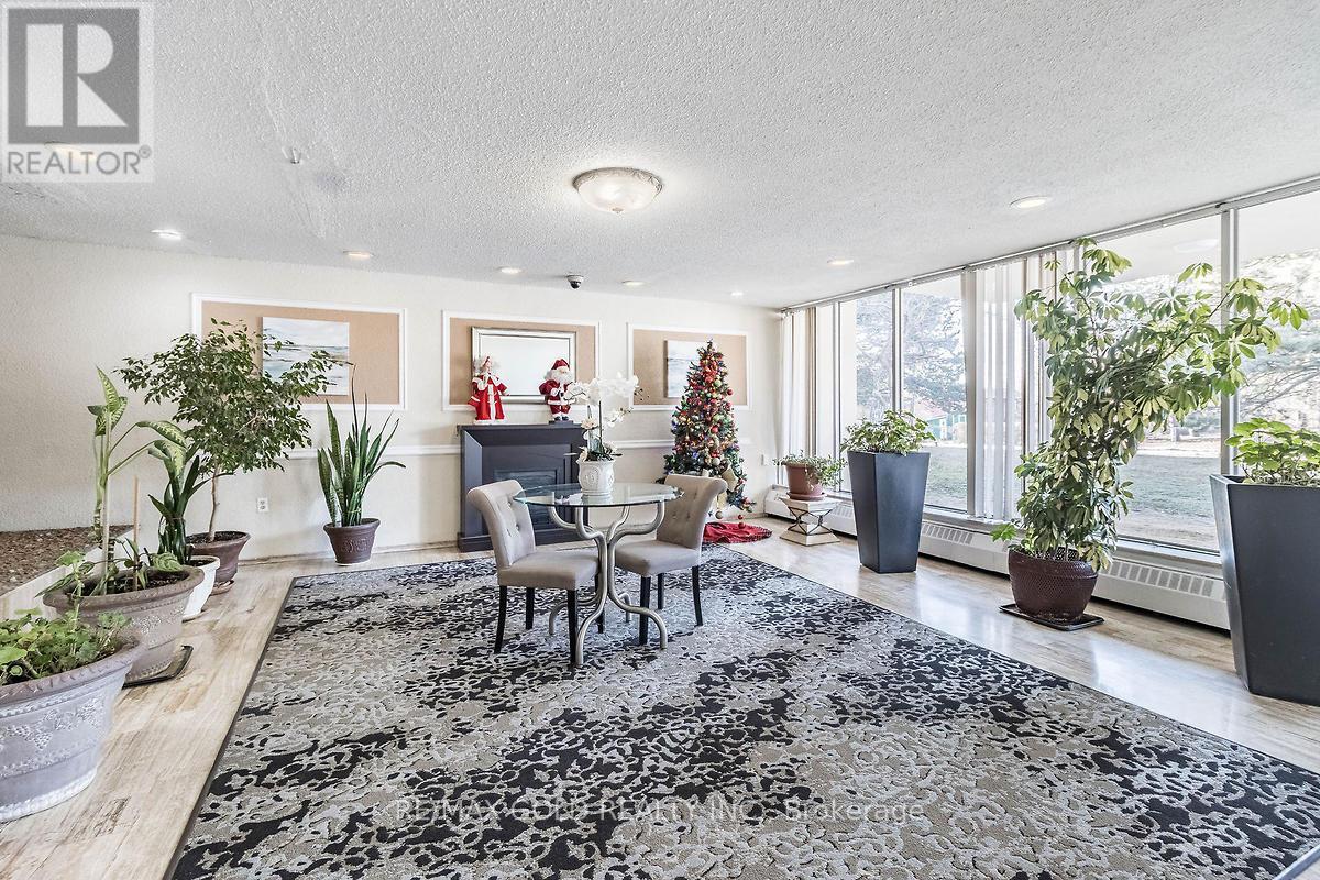 405 - 335 Driftwood Avenue, Toronto (Black Creek), Ontario  M3N 2P3 - Photo 2 - W12211218