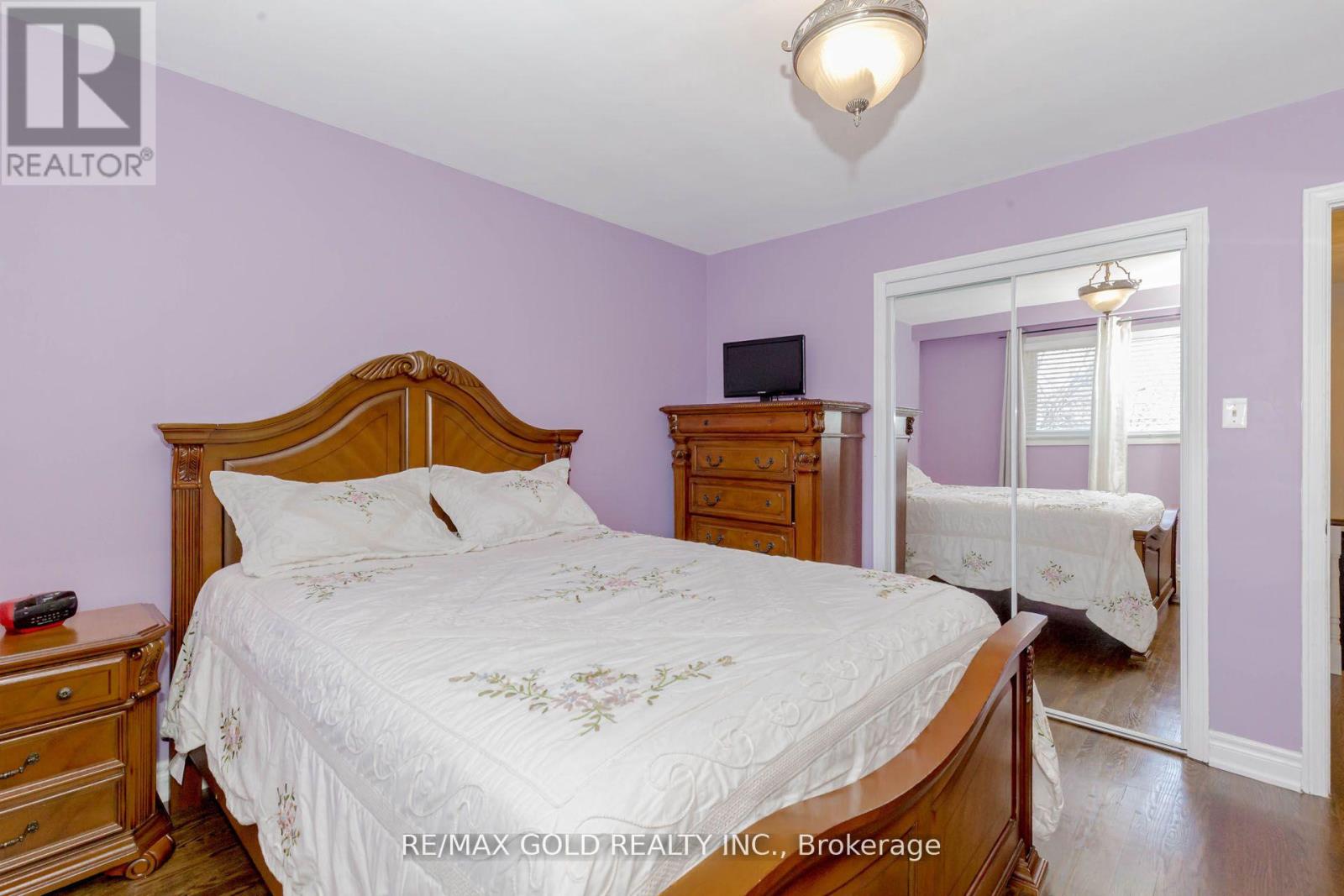 298 Royal Salisbury Way, Brampton, Ontario  L6V 3G5 - Photo 17 - W12211240