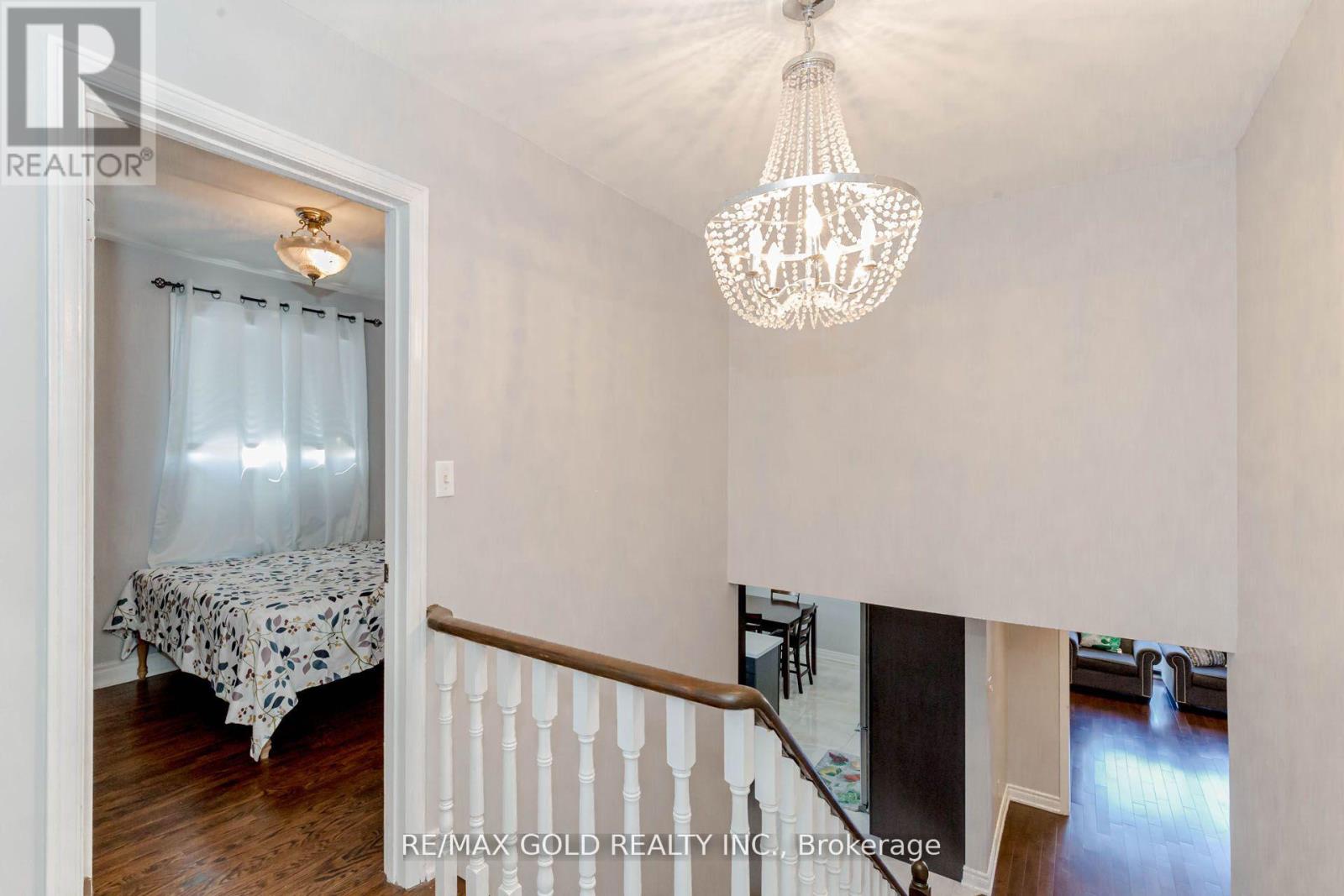 298 Royal Salisbury Way, Brampton, Ontario  L6V 3G5 - Photo 18 - W12211240