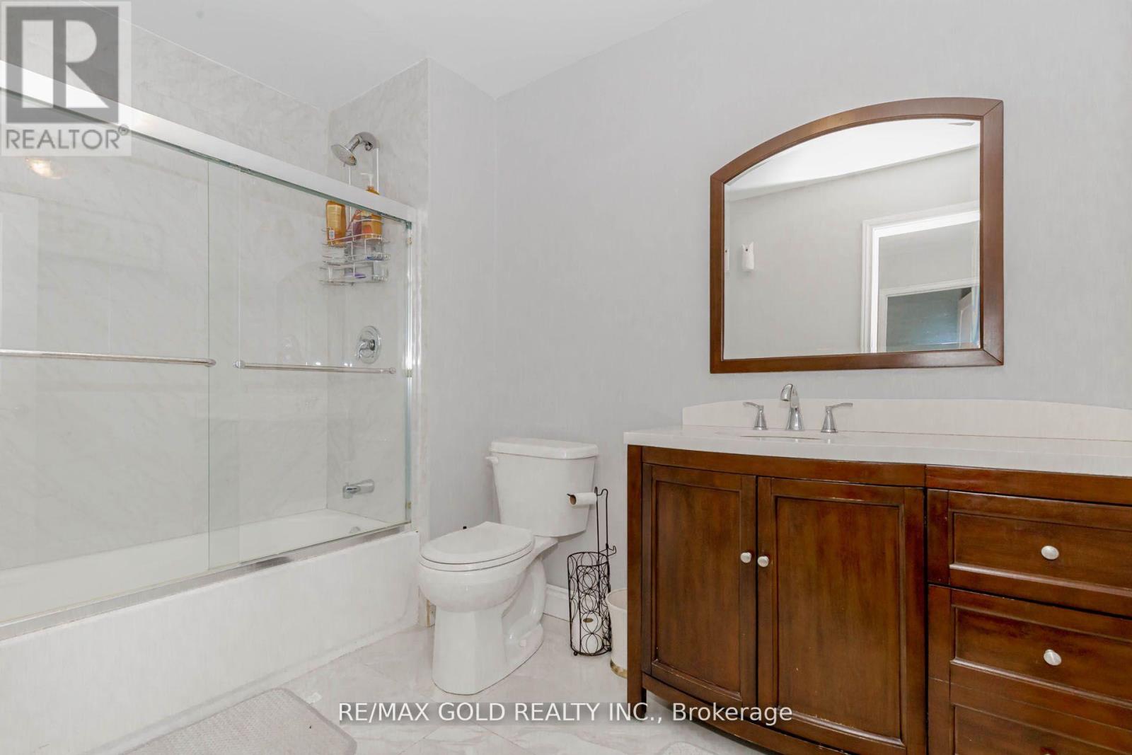 298 Royal Salisbury Way, Brampton, Ontario  L6V 3G5 - Photo 19 - W12211240
