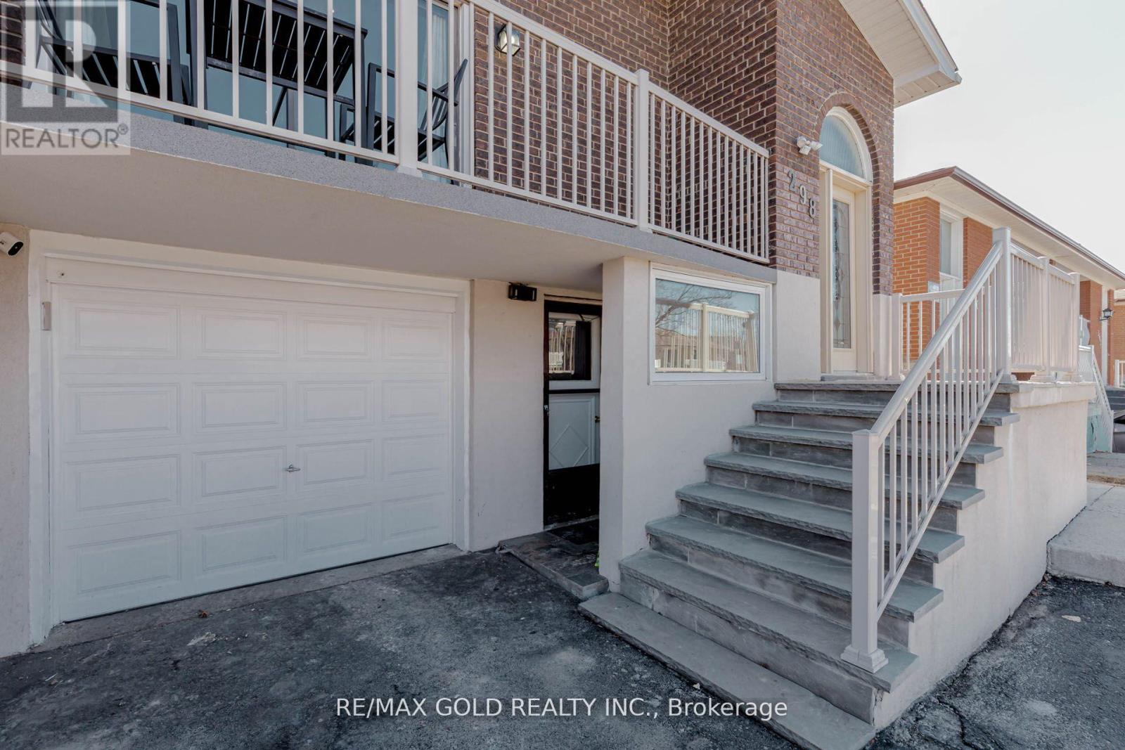 298 Royal Salisbury Way, Brampton, Ontario  L6V 3G5 - Photo 4 - W12211240