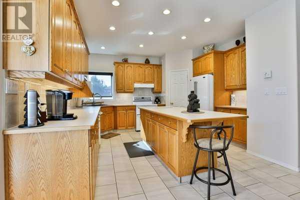 77 Fairmont Park Landing S, Lethbridge, Alberta  T1K 7L1 - Photo 17 - A2224866