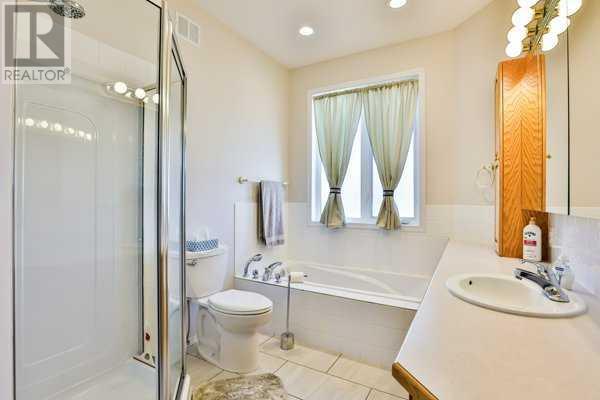 77 Fairmont Park Landing S, Lethbridge, Alberta  T1K 7L1 - Photo 28 - A2224866