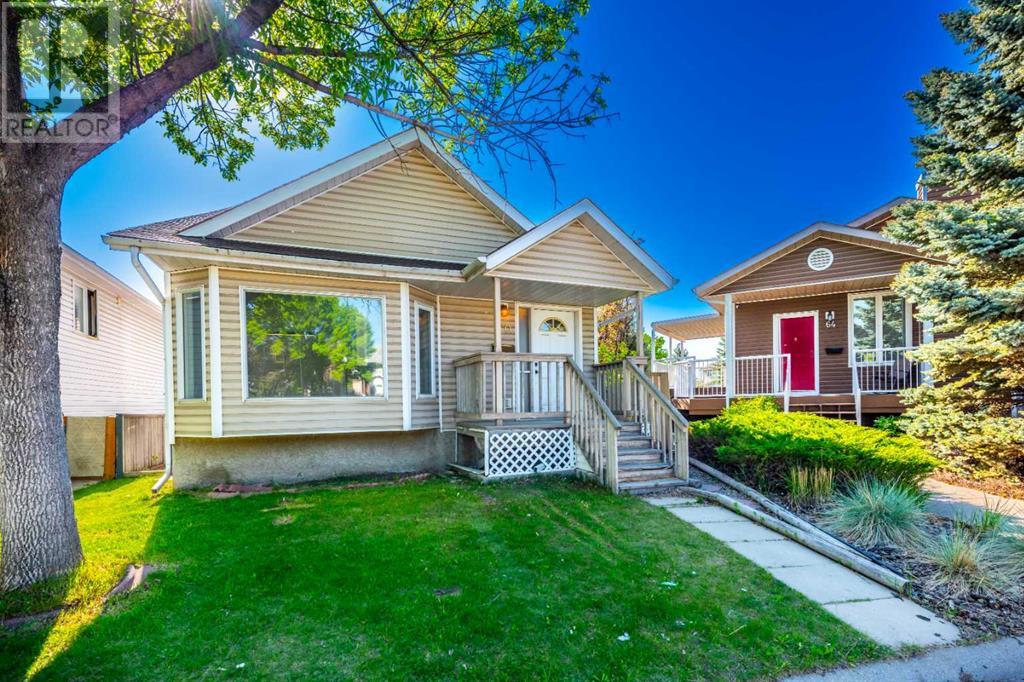 60 Erin Green Mews Se, Calgary, Alberta  t2b 3c3 - Photo 2 - A2226165