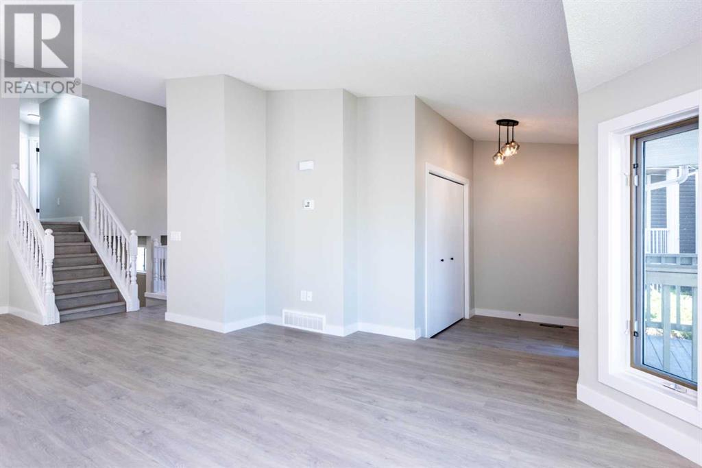 60 Erin Green Mews Se, Calgary, Alberta  t2b 3c3 - Photo 13 - A2226165